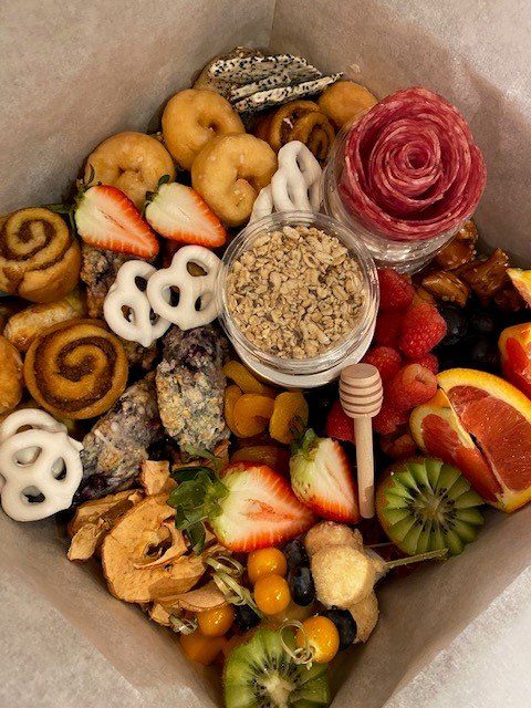 Medium Brunch Box (4-6 Grazers)